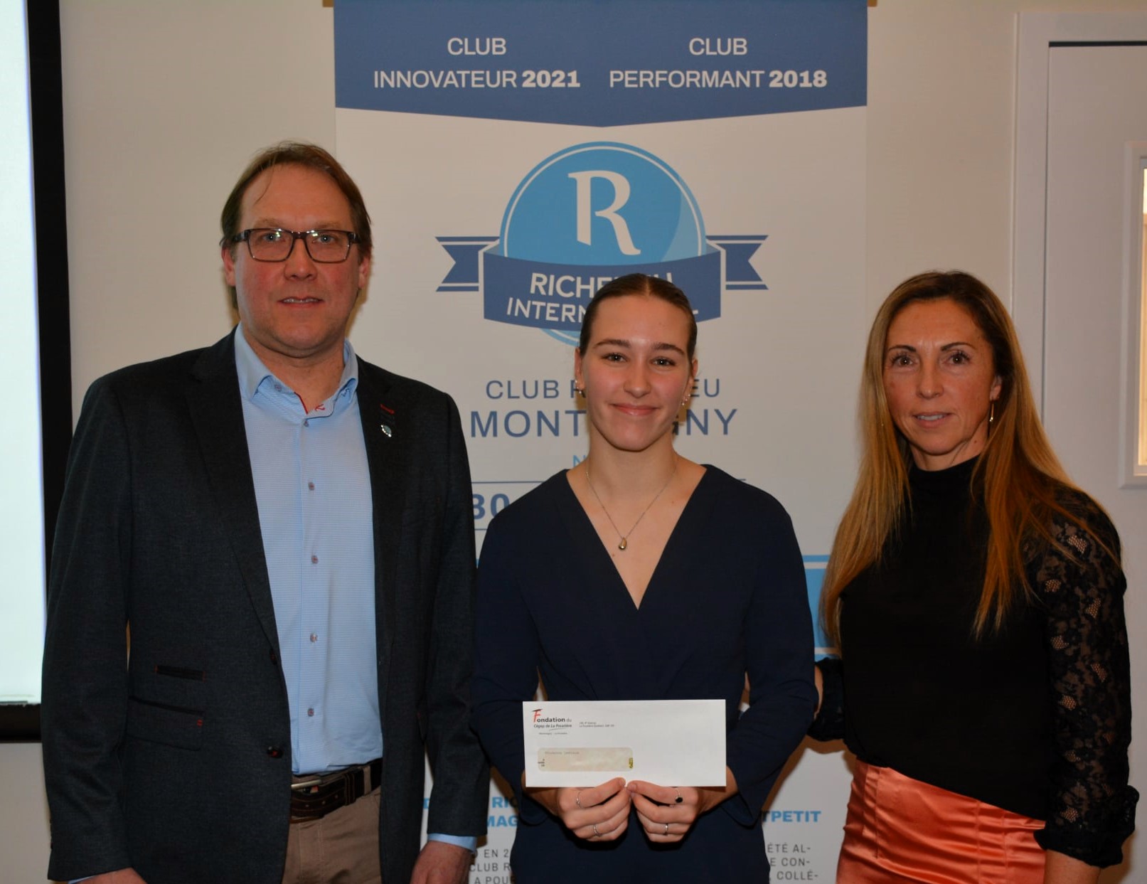 Karl Langlois, président du Club Richelieu Montmagny, Cynthia Lavoie, du CECM, et Prudence Lemieux.